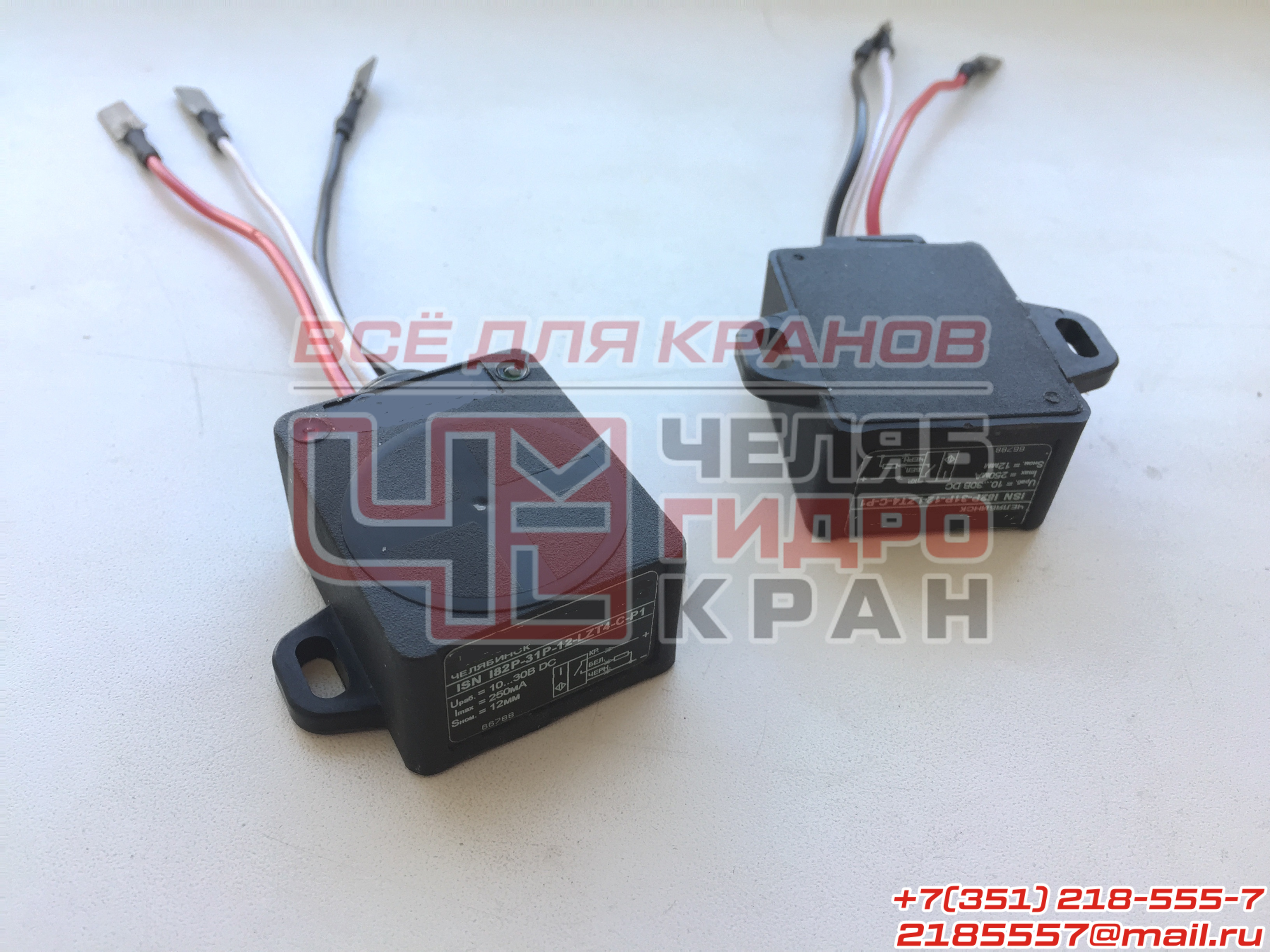 Бесконтактный индуктивный выключатель ISN I82P-31P-12-LZT4-C-P1